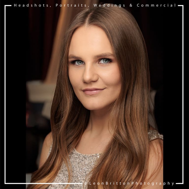 Discover how our photography session with Liverpool's singer Lois transcended typical clichés to capture her unique artistic essence.